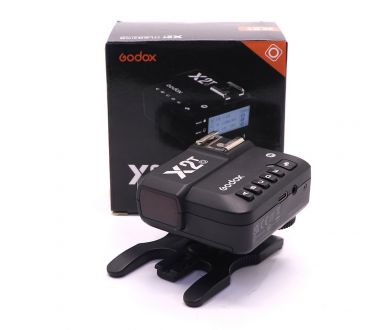 Радиосинхронизатор Godox X2T-O в упаковке