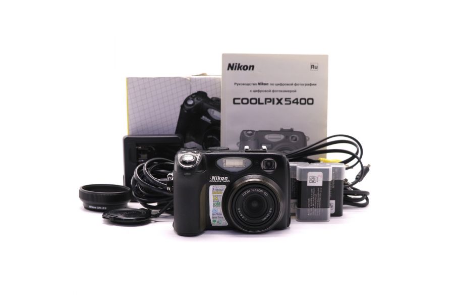 Фотокамера компактная Nikon Coolpix 5400 в упаковке
