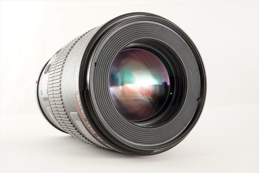 Canon EF 100mm f/2.8L Macro IS USM светосильный