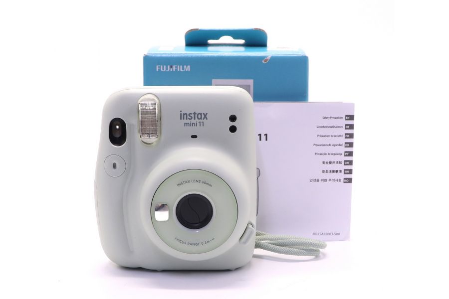 Fujifilm Instax Mini 11 Green в упаковке