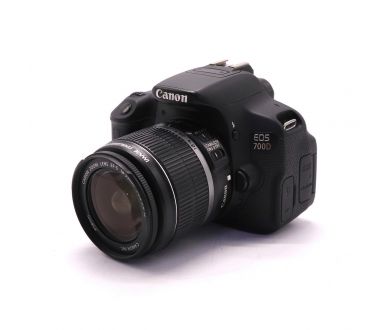 Фотокамера Canon EOS 700D kit (пробег 33350 кадров)