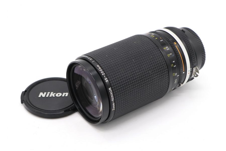 Nikon 35-200mm f/3.5-4.5 Zoom-Nikkor