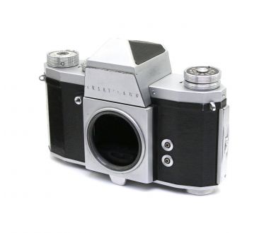 Praktica IV M body (Germany, 1963)