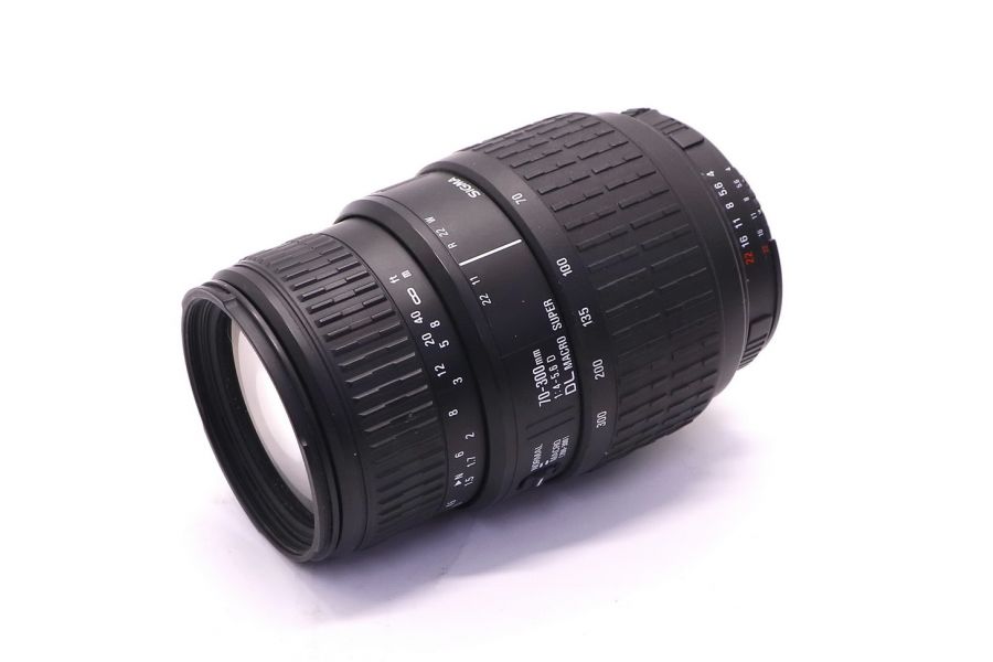 Sigma AF 70-300mm f/4-5.6 DL Macro Super for Nikon F (Japan, 2001)