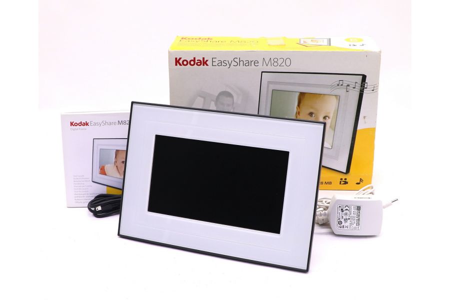 Фоторамка Kodak EasyShare M820 в упаковке