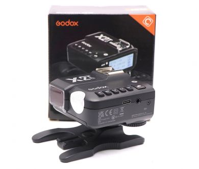 Синхронизатор Godox X2T в упаковке