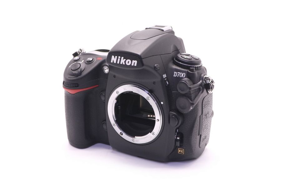 Nikon D700 body (пробег 4950 кадров)