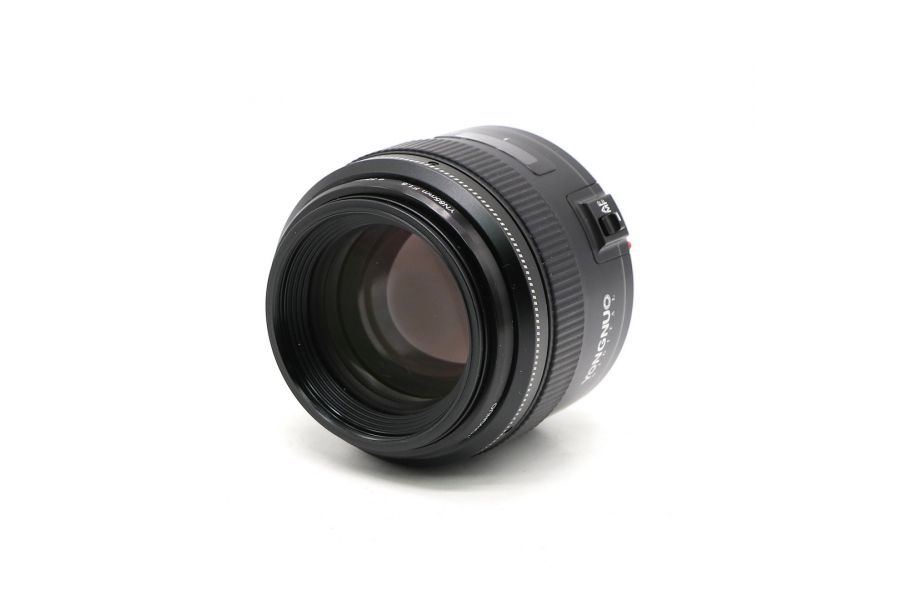 Светосильный Yongnuo YN 85mm f/1.8 для Canon EF