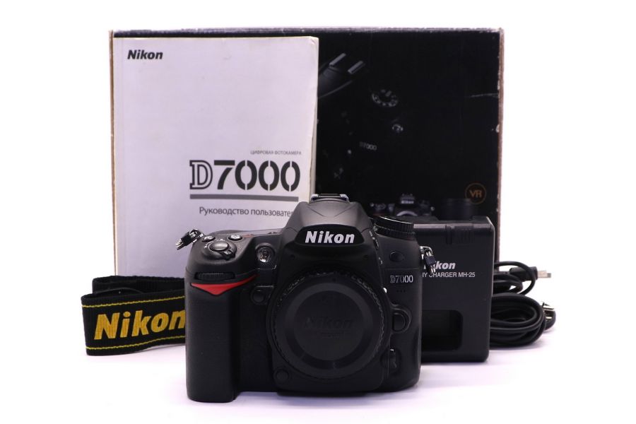 Nikon D7000 body в упаковке (пробег 8510 кадров)