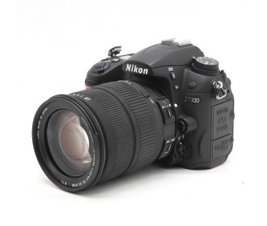 Nikon D7000 kit 18-200mm f/3.5-6.3 DC OS HSM