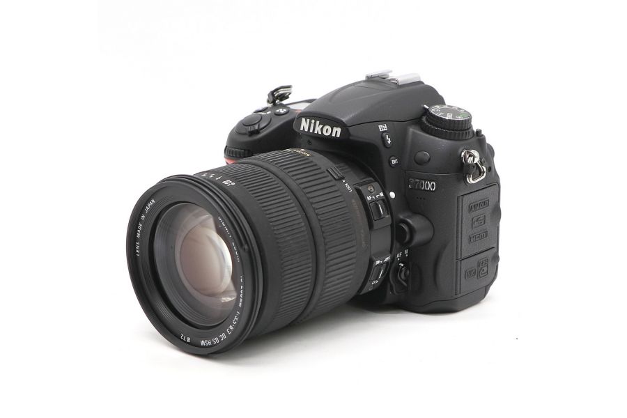 Nikon D7000 kit 18-200mm f/3.5-6.3 DC OS HSM