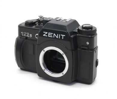 Зеркальный фотоаппарат Зенит 122В body (СССР)