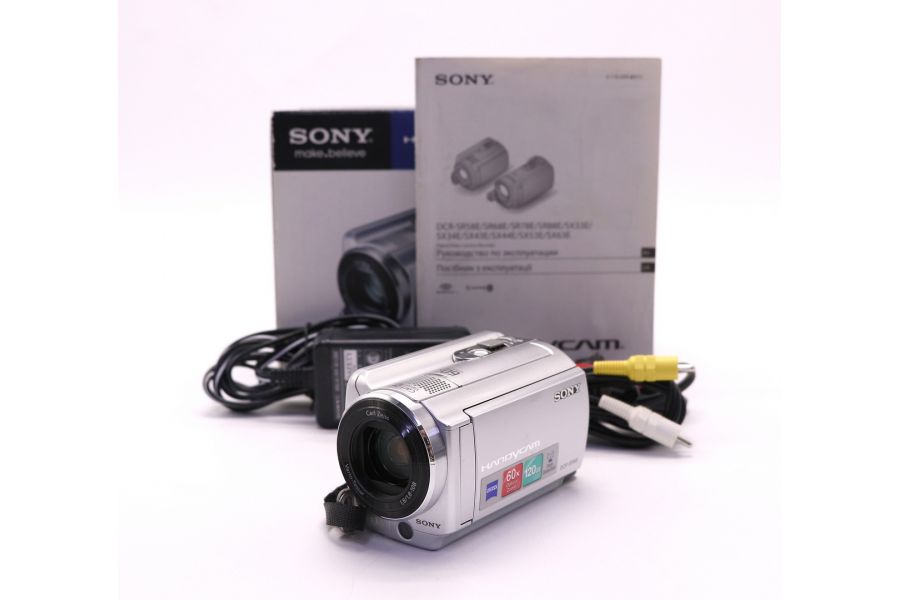 Видеокамера Sony DCR-SR88 в упаковке