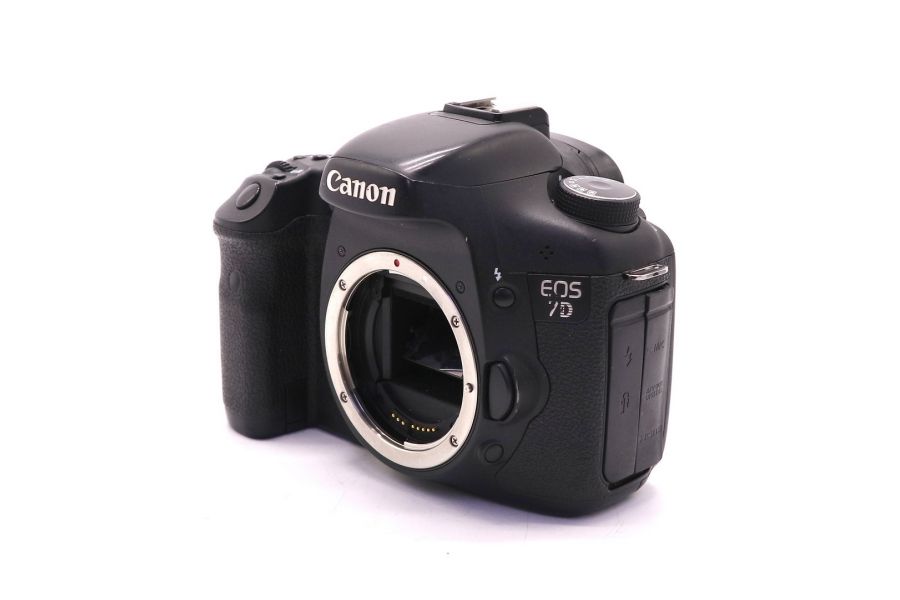 Canon EOS 7D body (пробег 12000 кадров)