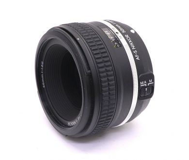 Nikon 50mm f/1.8G AF-S Nikkor Special Edition