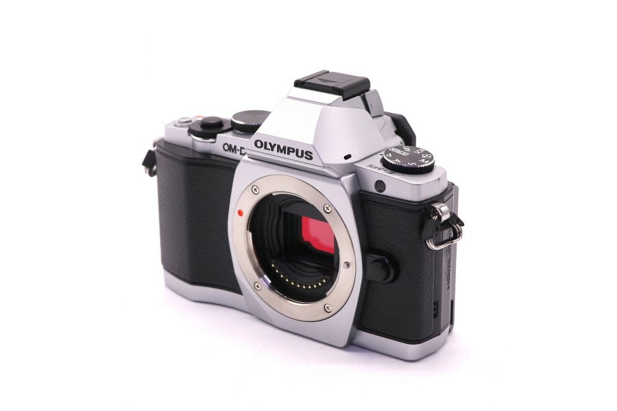 Olympus OM-D E-M5 body (пробег 1985 кадров)