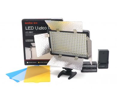 Светодиодный осветитель Godox Led308W II в упаковке