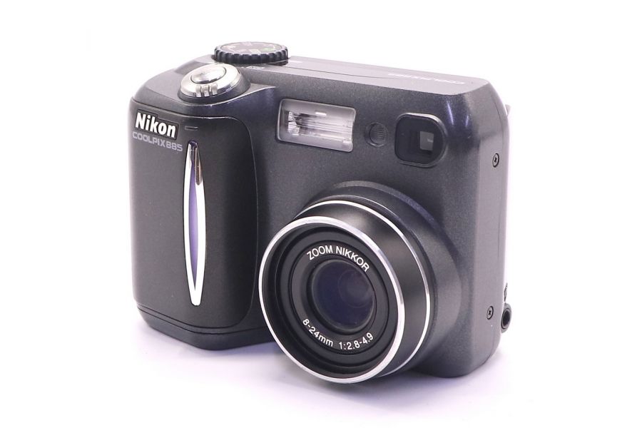 Nikon Coolpix 885 (Korea, 2005)