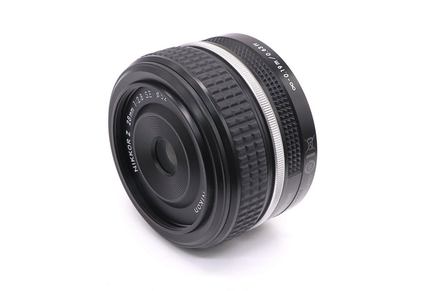 Nikon 28mm f/2.8 Nikkor Z широкоугольный объектив