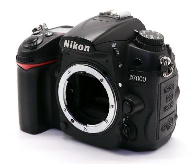 Nikon D7000 body (пробег 130615 кадров)