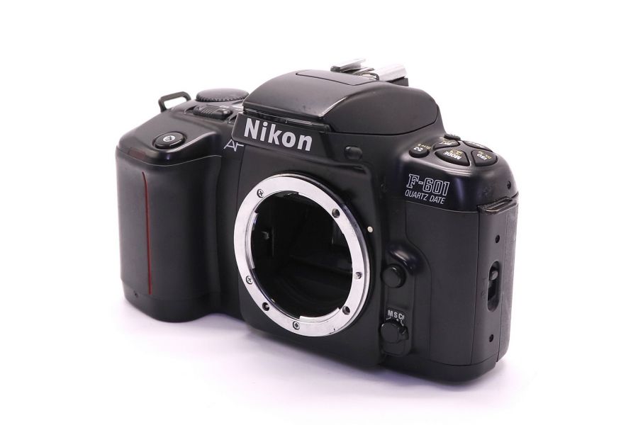 Nikon F-601 Quartz Date body (Japan, 1991г)