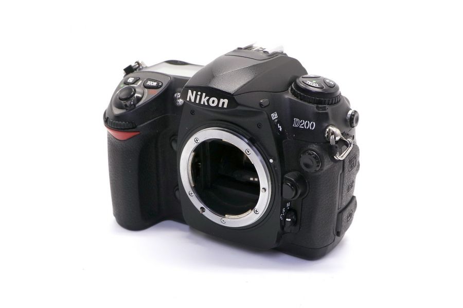Nikon D200 body (пробег 97255 кадров)