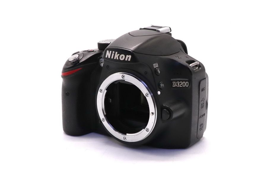 Nikon D3200 body (пробег 9000 кадров)