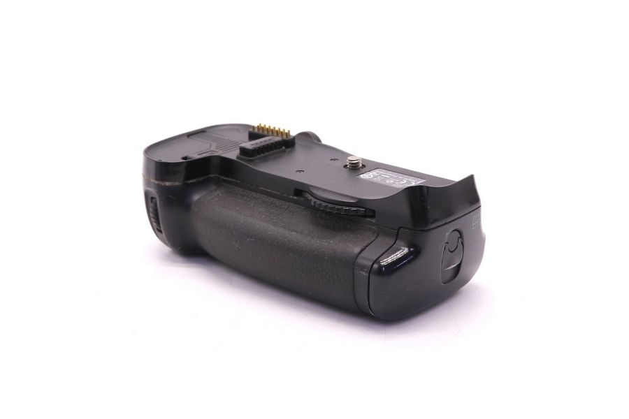 Многофункциональная батарейная ручка Nikon MB-D10 