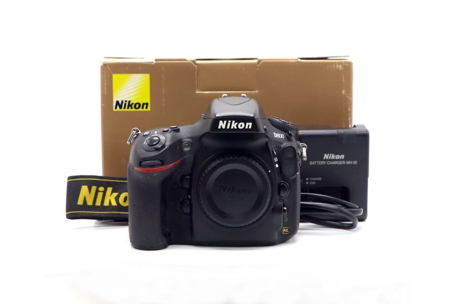 Nikon D800 body в упаковке (пробег 1320 кадров)