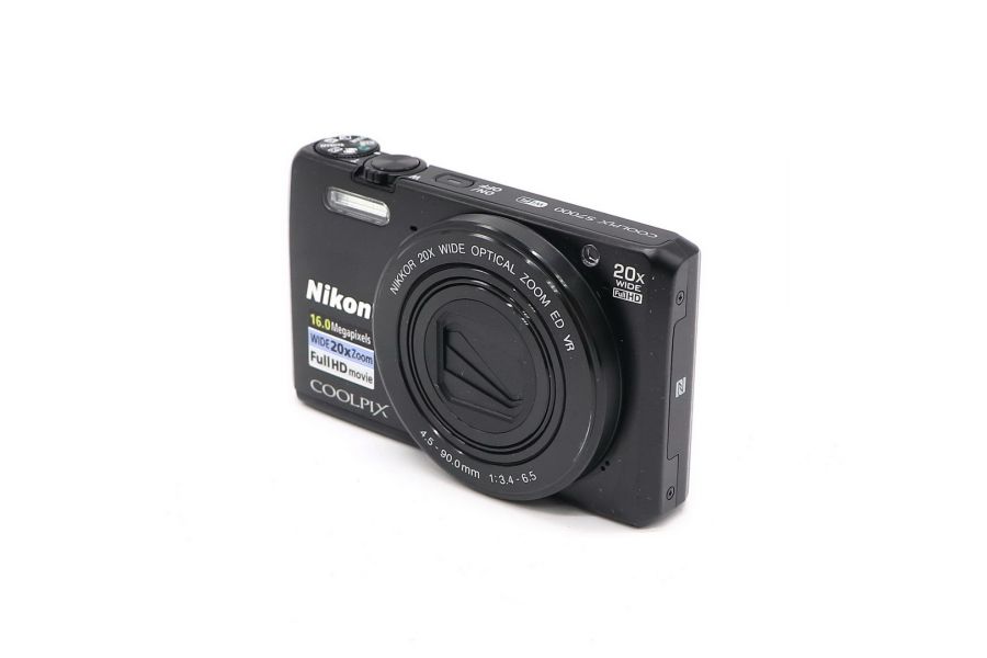 Nikon Coolpix S7000