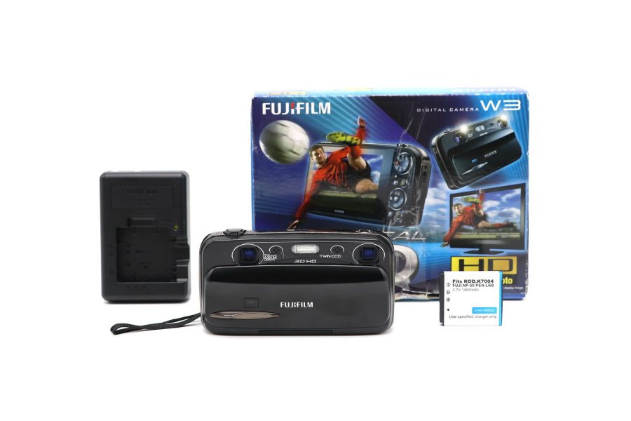 Fujifilm FinePix REAL 3D W3 в упаковке