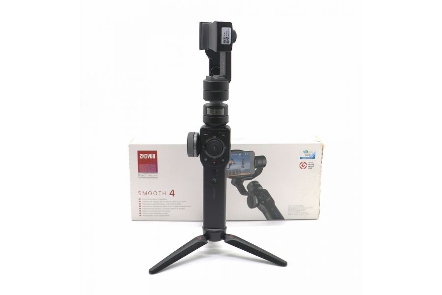 Стабилизатор Zhiyun Smooth 4 в упаковке