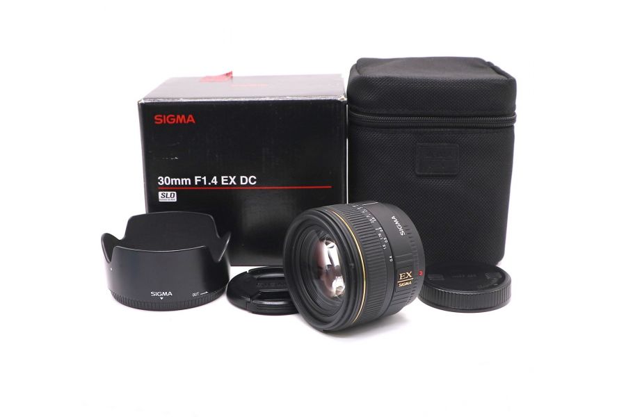 Sigma AF 30mm f/1.4 EX DC Sony A в упаковке