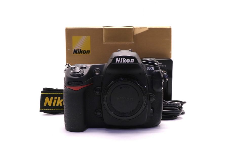 Nikon D300 body в упаковке (пробег 7250 кадров)