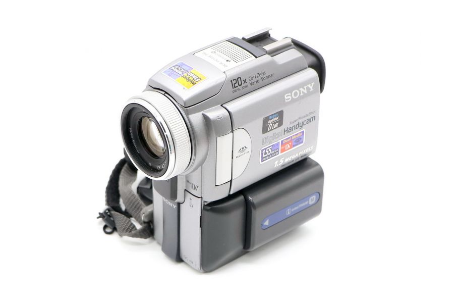 Видеокамера Sony DCR-PC115E