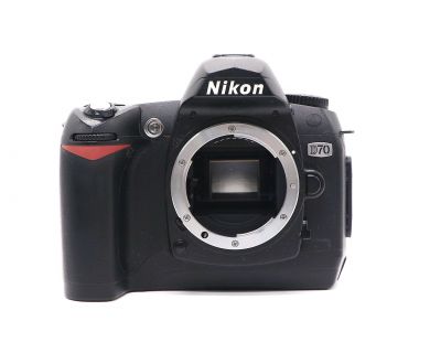 Nikon D70 body (пробег 27000 кадров) б.