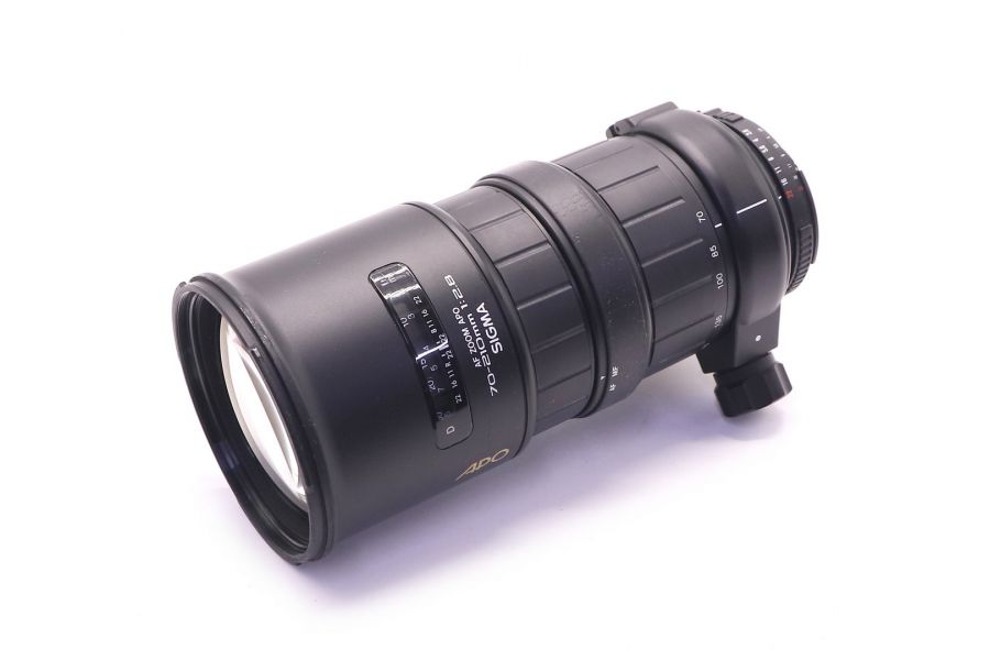 Sigma AF 70-210mm f/2.8 Zoom APO (I) for Nikon F (Japan, 1992)