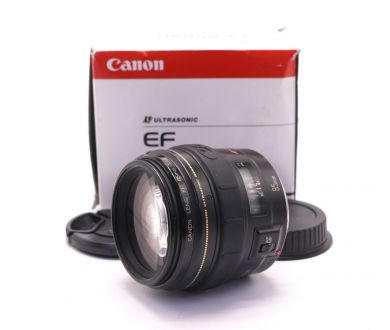 Canon EF 85mm f/1.8 USM в упаковке 