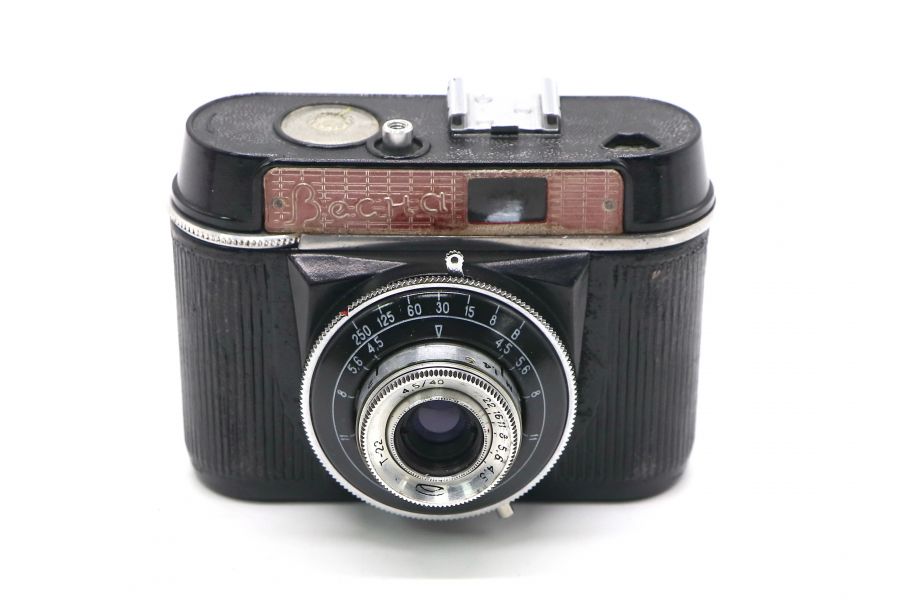 Советский малоформатный шкальный фотоаппарат Весна
