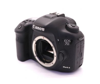 Купить Canon EOS 7D Mark II body (пробег 68700 кадров) Canon EOS 7D Mark II body (пробег 68700 кадров)