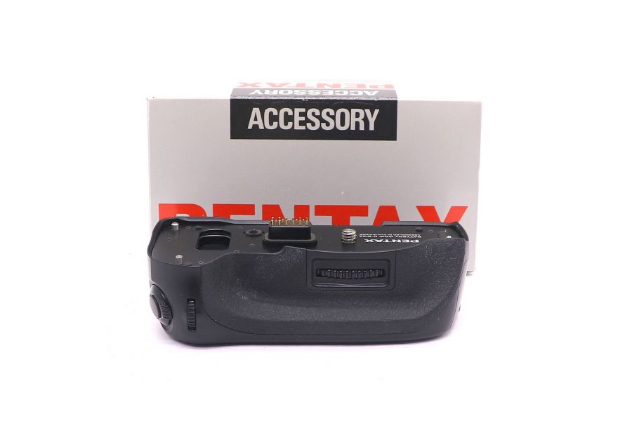 Батарейная ручка Pentax D-BG2 в упаковке