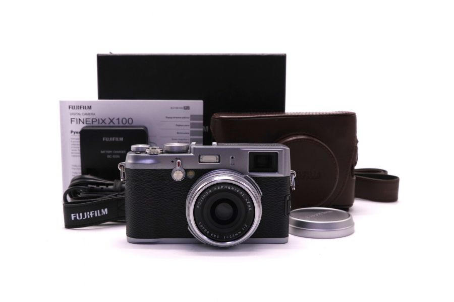 Fujifilm X100 в упаковке