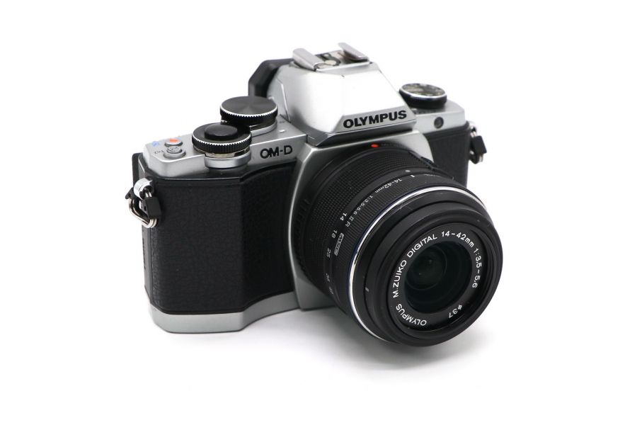 Olympus OM-D E-M10 kit (11.5К кадров)