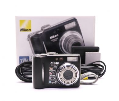 Nikon Coolpix 7900 в упаковке