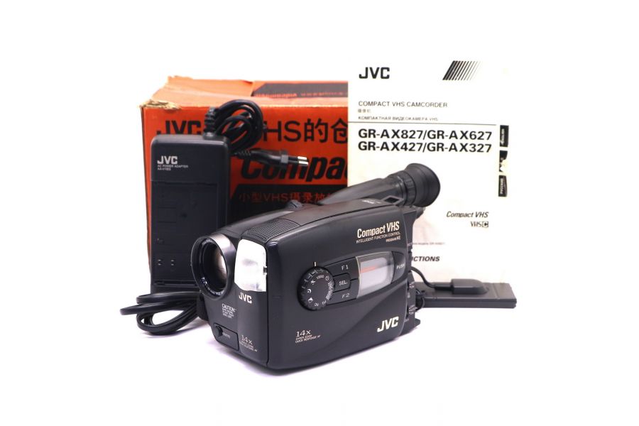 Видеокамера JVC GR-AX627 в упаковке