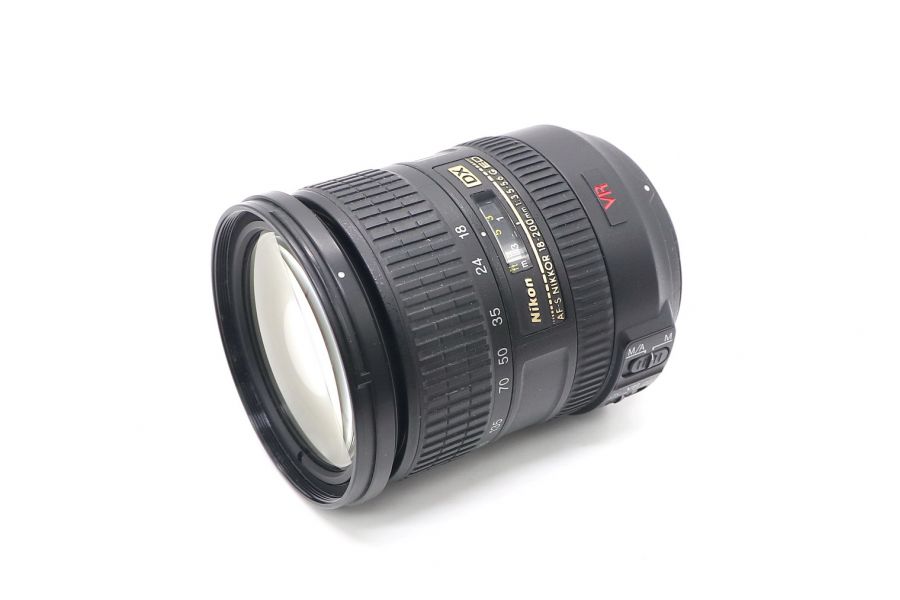 Nikon 18-200mm f/3.5-5.6G ED AF-S VR DX Nikkor (Thailand, 2015)