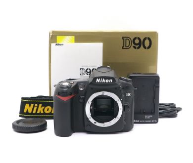 Nikon D90 body в упаковке (пробег 535 кадров)