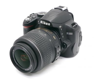 Купить Nikon D3000 kit (пробег 4760 кадров) Nikon D3000 kit (пробег 4760 кадров)