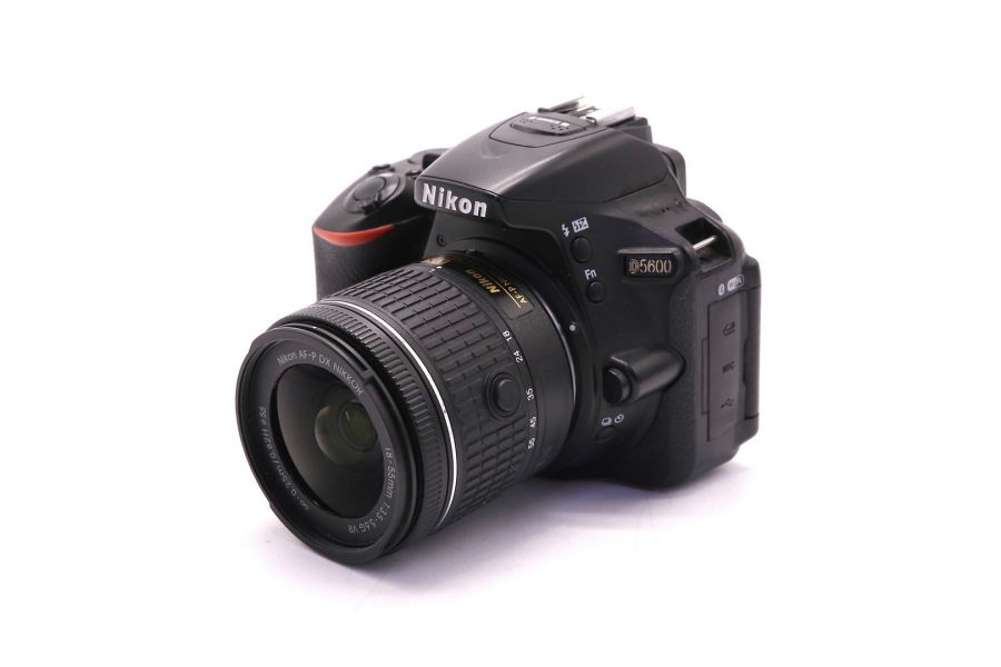 Nikon D5600 kit (пробег 7150 кадров)