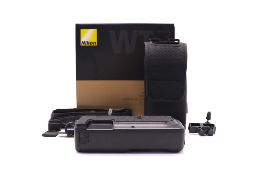 Беспроводной передатчик файлов Nikon WT-7B в упаковке